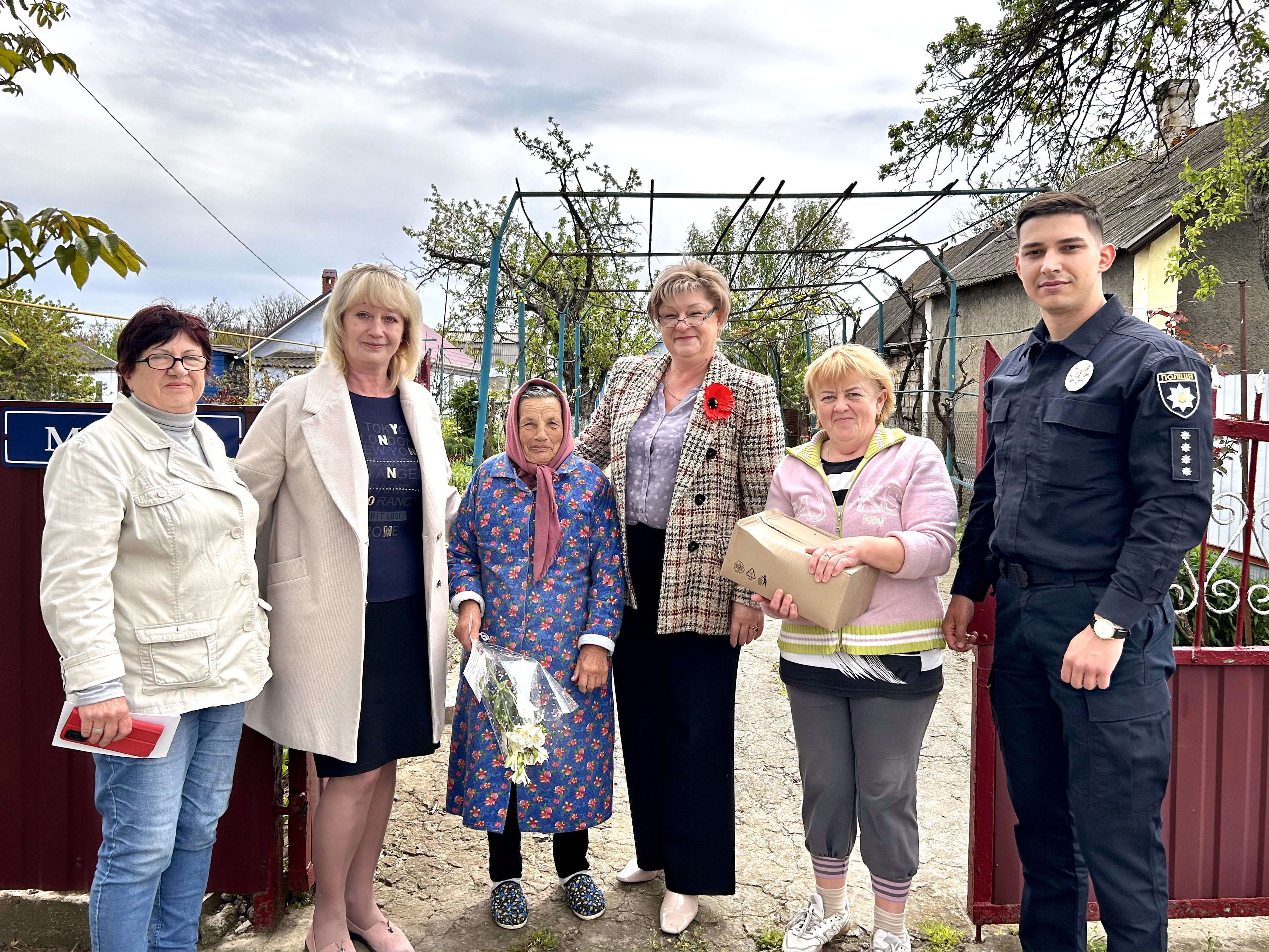 Посадовці Южного та Нових Білярів відвідали дітей Другої світової війни