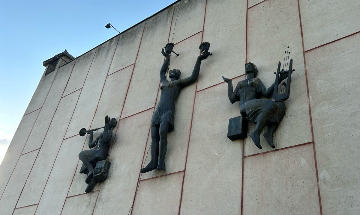 Палац культури “Дружба” приймає гостей: творчий заклад до свого Дня народження влаштував екскурсію