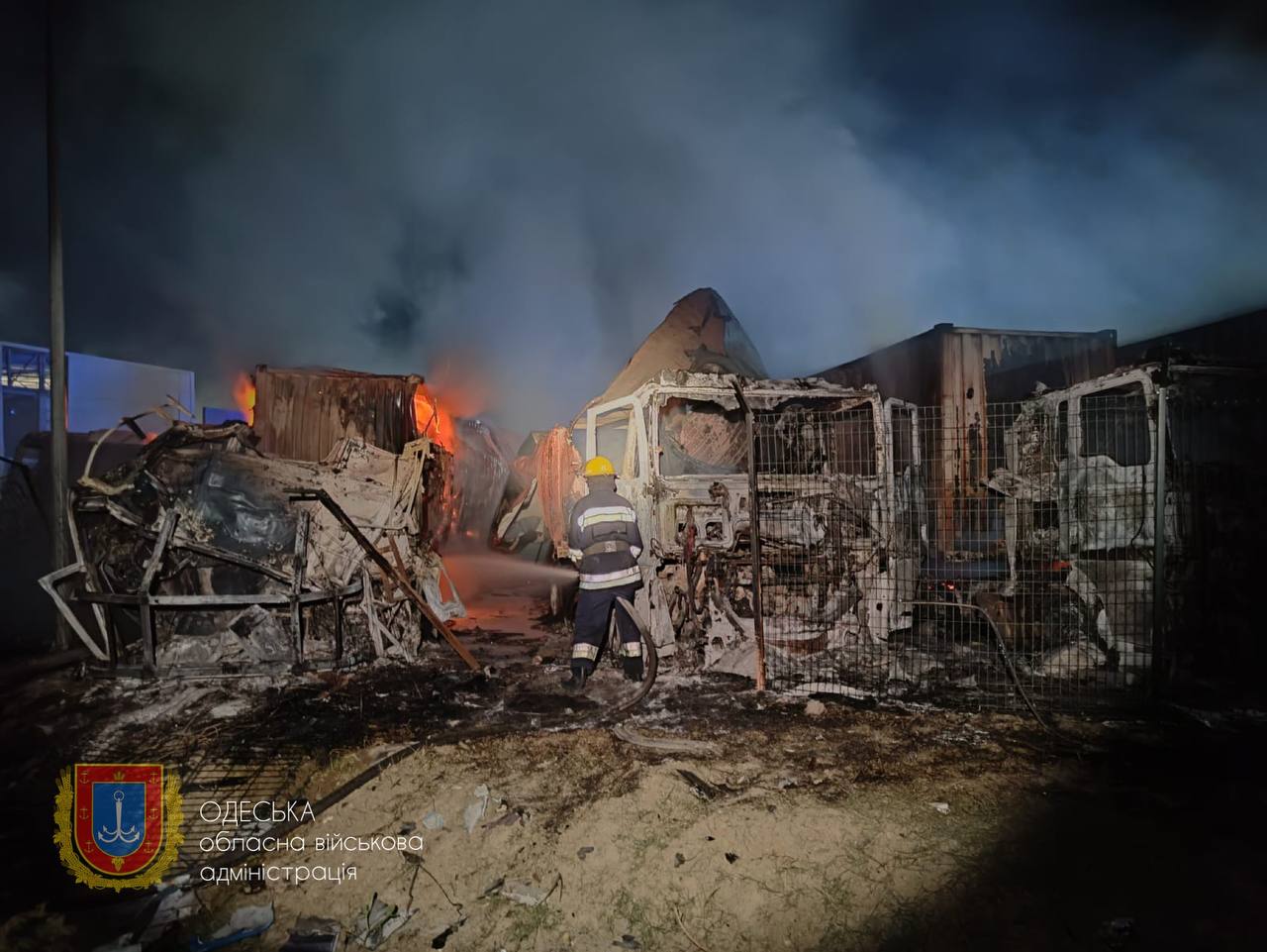 Вночі ворог атакував Одещину ударними безпілотниками: двоє постраждалих та влучання в портову інфраструктуру