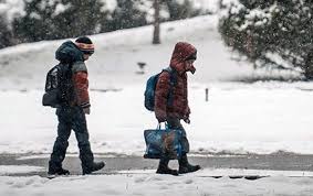 Школярі повертаються за парти, але не всі