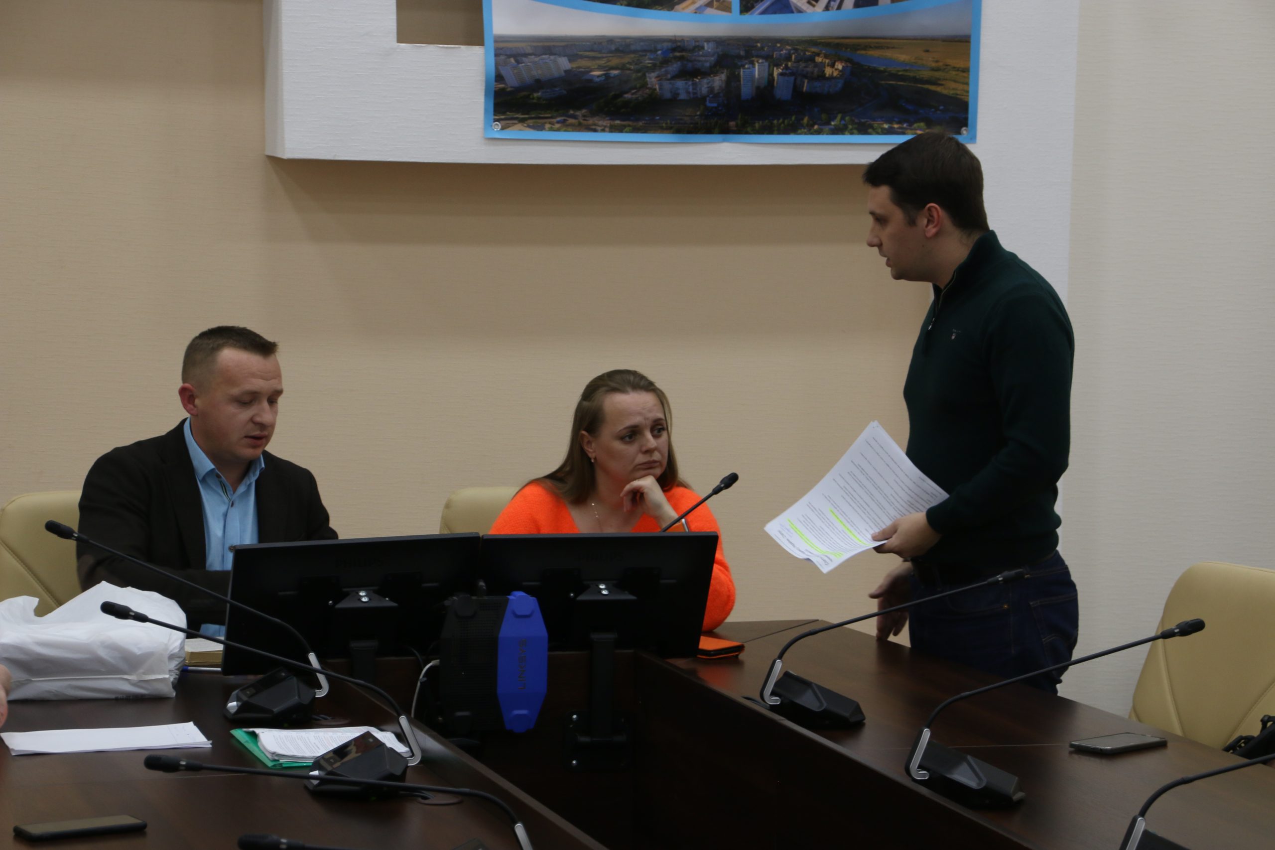 Відкликання депутатів від заборонених партій: засідання ТВК намагалилися перетворити на цирк