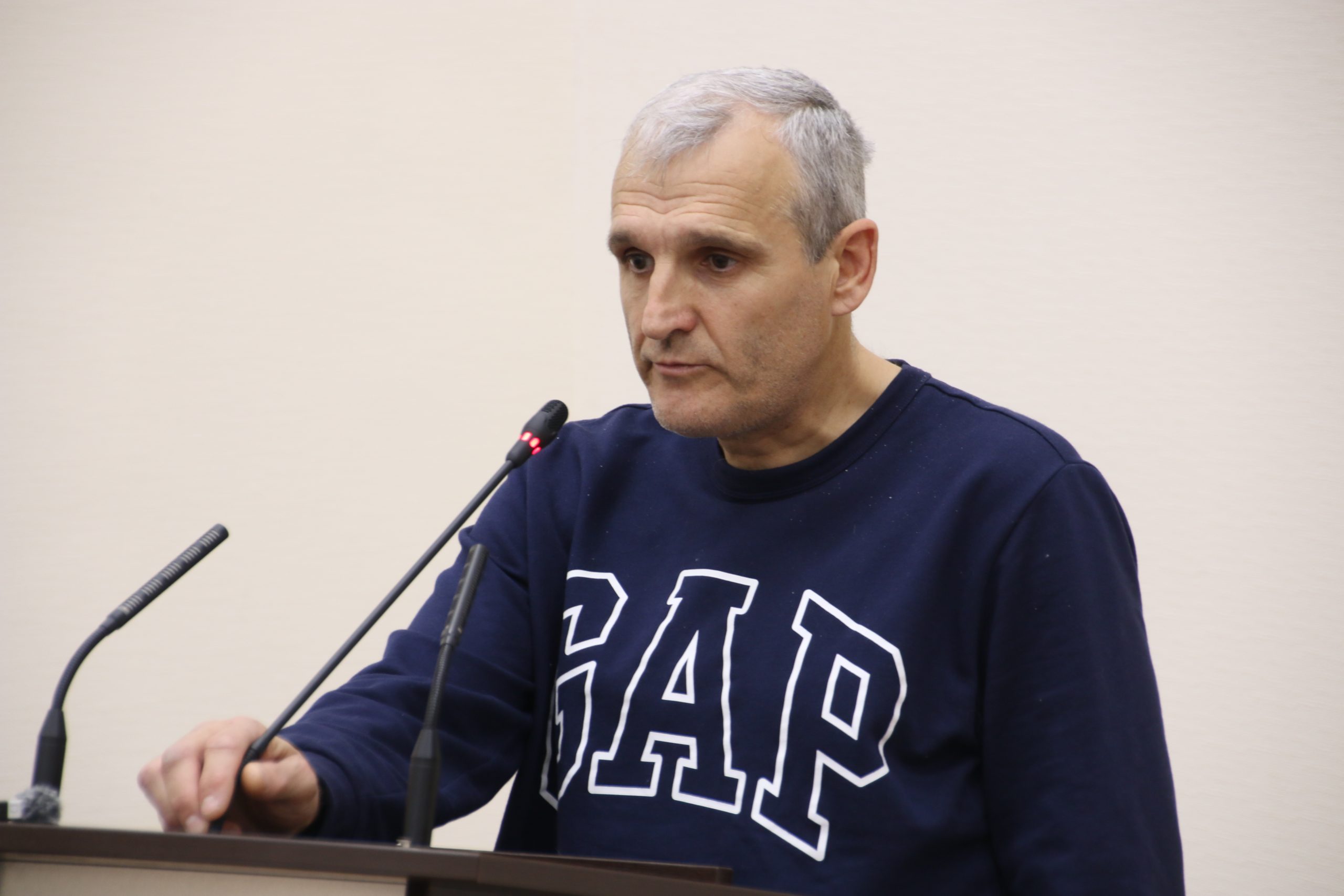 “Чому долю міста вирішують якісь бабусі?”