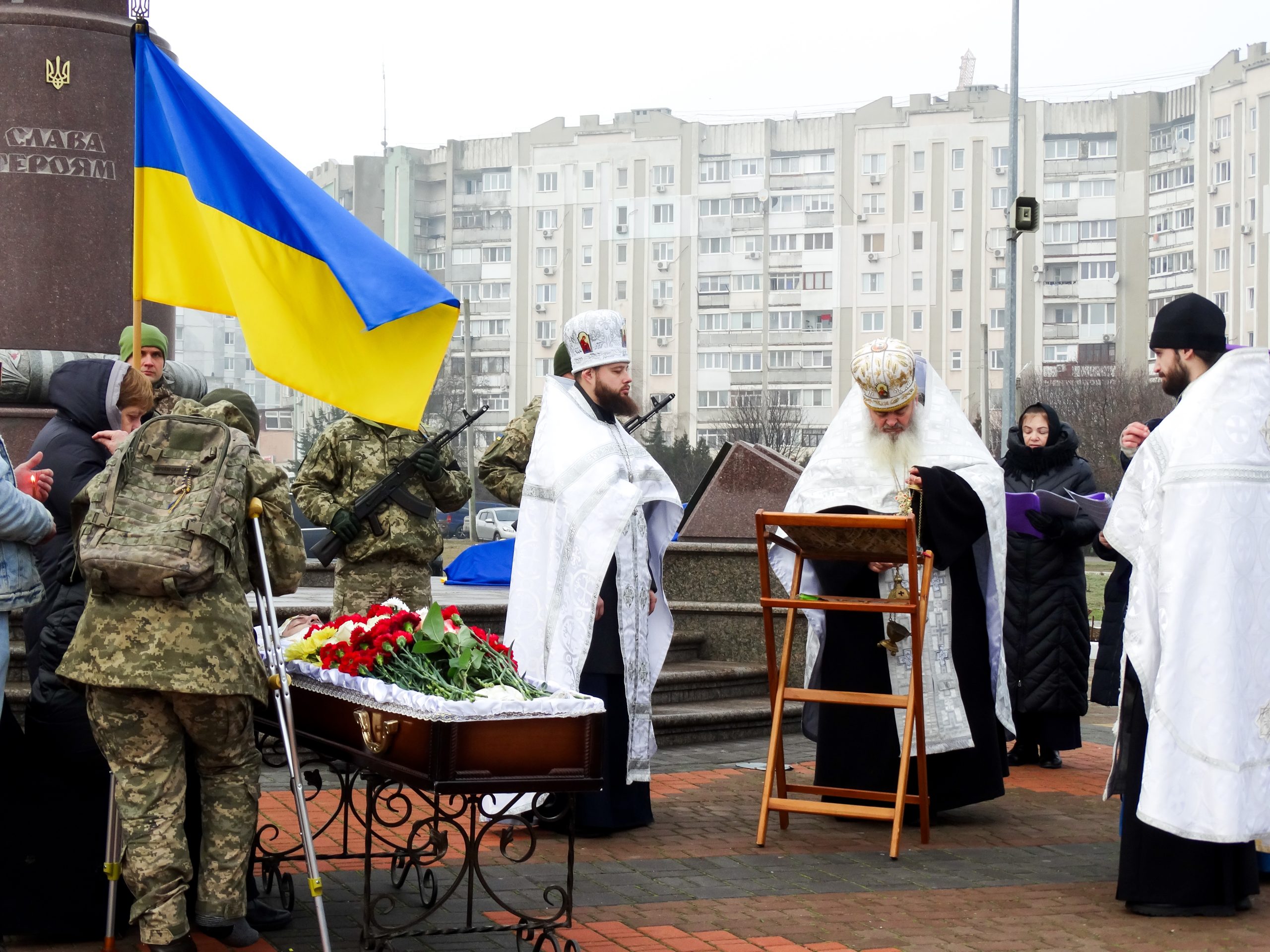 Южненська громада провела в останню путь Захисника Віктора Сторожука