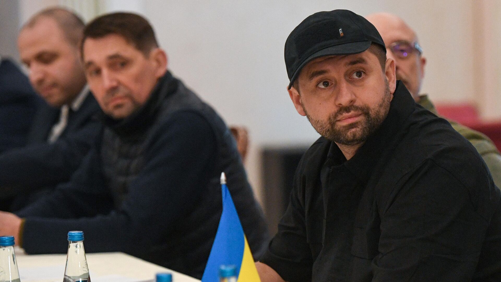 Депутатів та чиновників можуть відправити на військові навчання