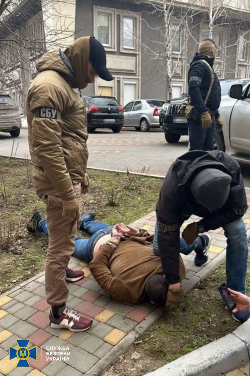 Обіцяли перемогу у «будівельному» тендері: з’явилися подробиці обшуків у Южненській міськраді