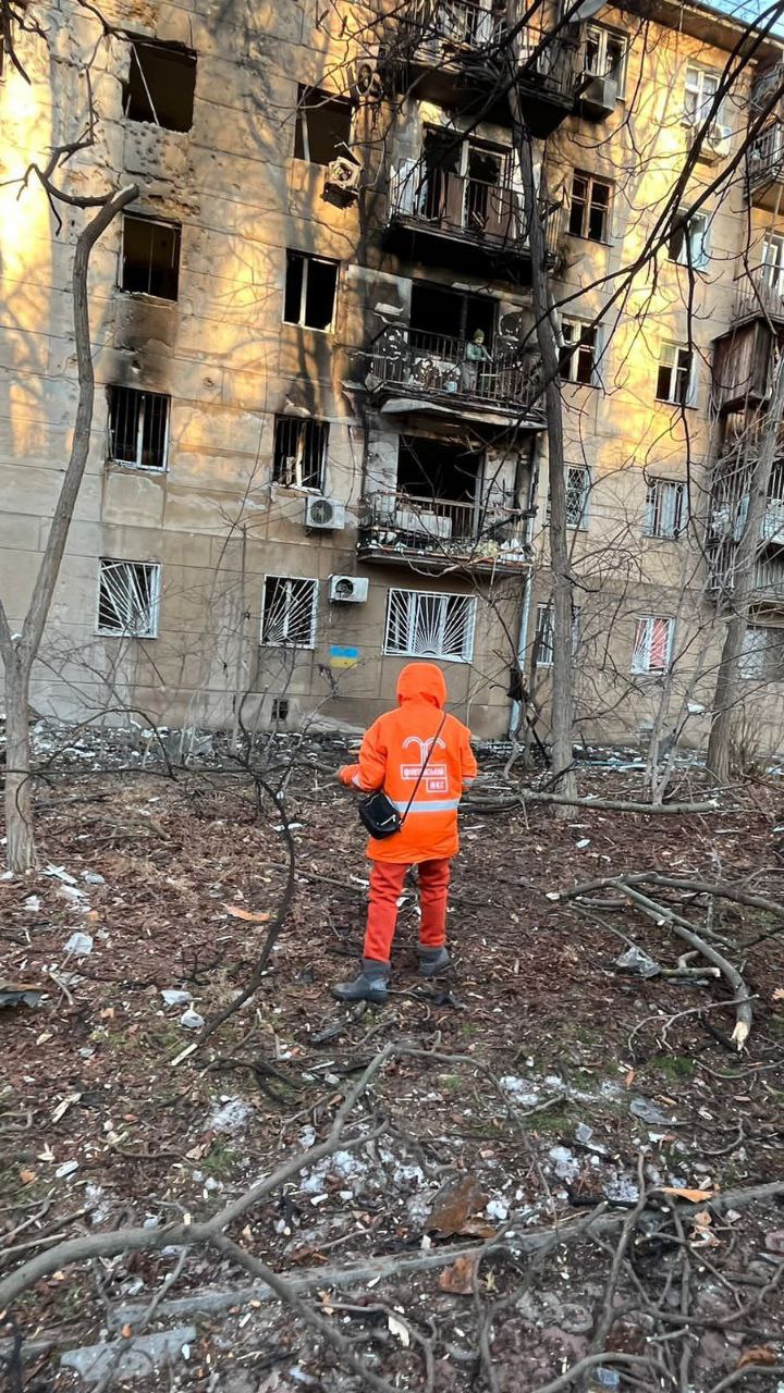 Наслідки атаки на Одесу: є влучання у житловий будинок, троє поранених, пошкоджена тепломережа  