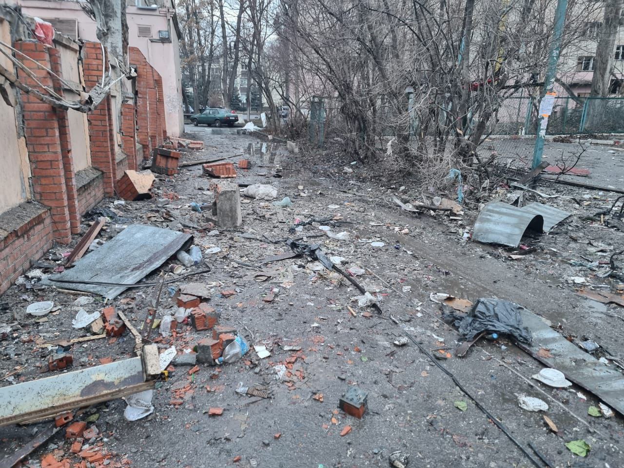 Нічна атака на Одесу: шість постраждалих,   працювали понад 80 рятувальників