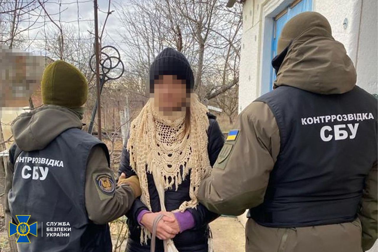 СБУ затримала любительку рашизму, яка шпигувала за морпіхами на Миколаївщині