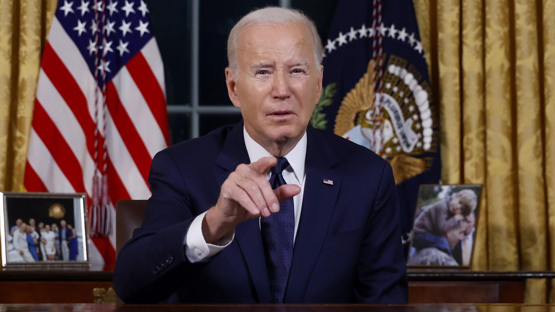 Президент США підписав законопроект про допомогу Україні