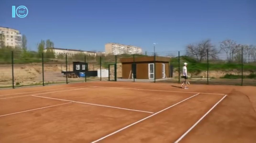 В Южному у тестовому режимі працюють нові тенісні корти