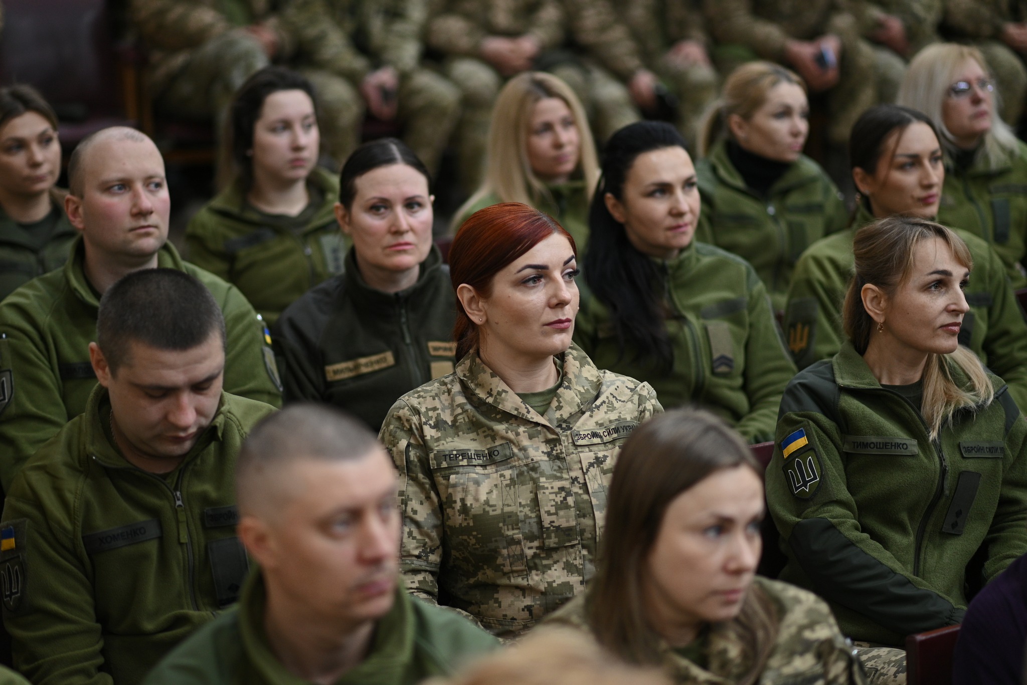 Жінки-медики та фармацевти не можуть працювати, якщо не стануть на військовий облік
