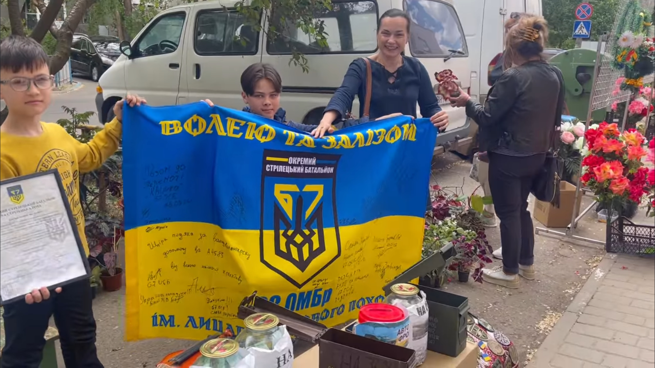 Маленькі волонтери – великі справи: військовослужбовці передали подяку юним южненцям