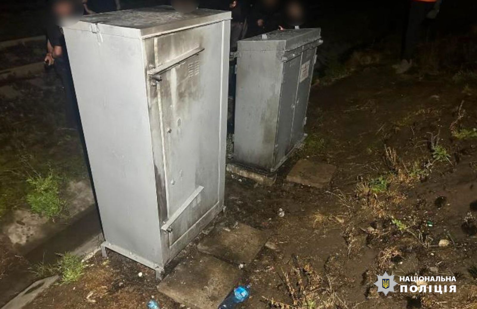 В Одесі затримали трьох юнаків, які на замовлення фсб підпалювали релейні шафи на залізниці