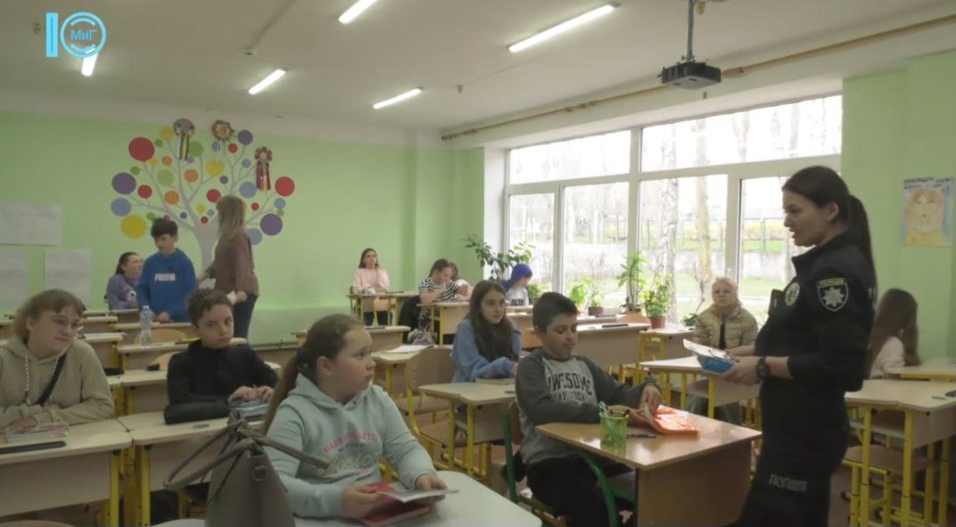 Офіцер освітньої безпеки працює в південнівському ліцеї імені Чорновола