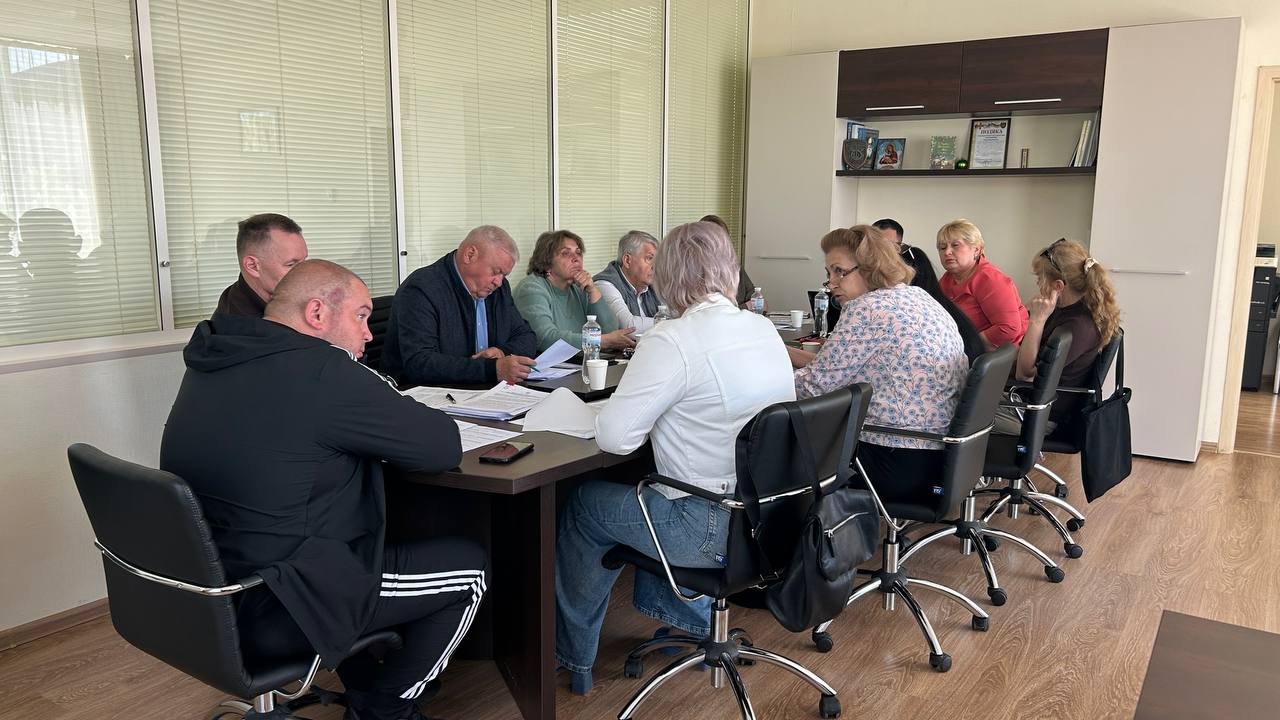 У Південному дискутували щодо реформи освіти: доля авторських шкіл і відтермінування змін