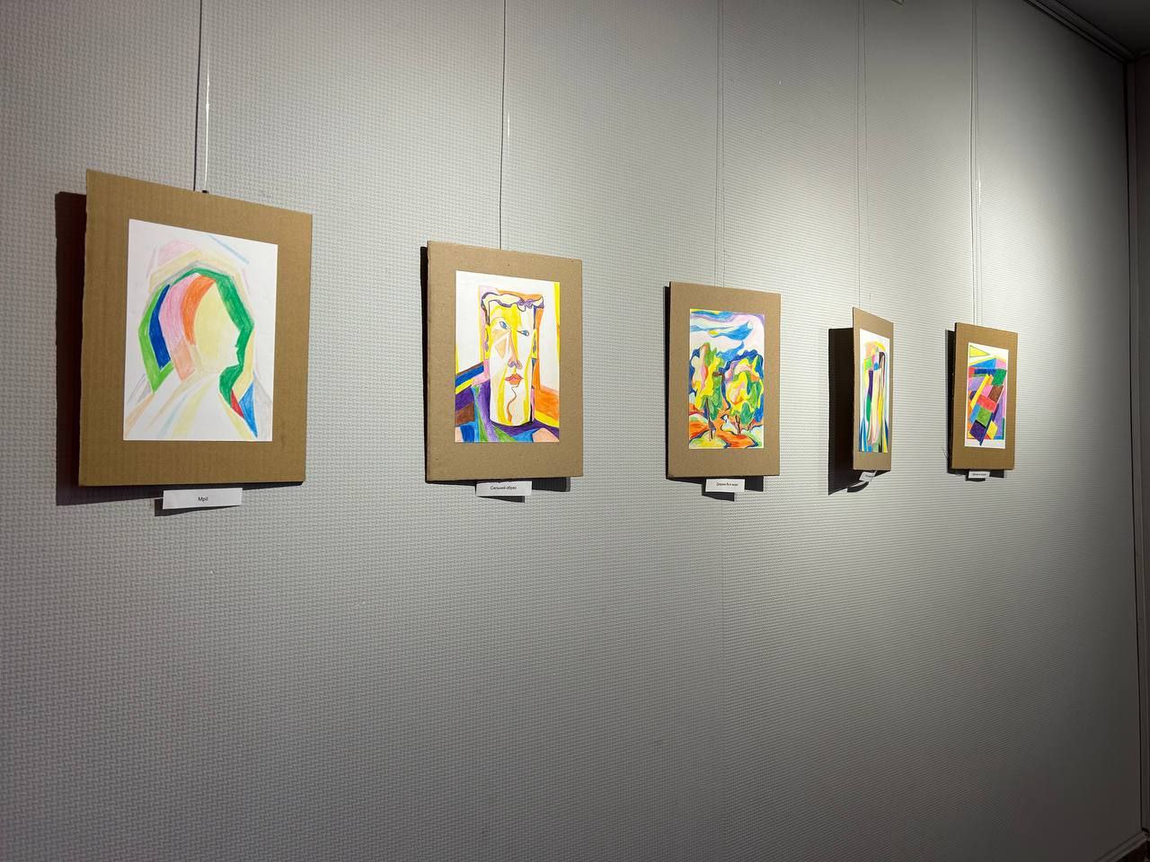 У міській галереї Південного відкрилася виставка «Простір життя»