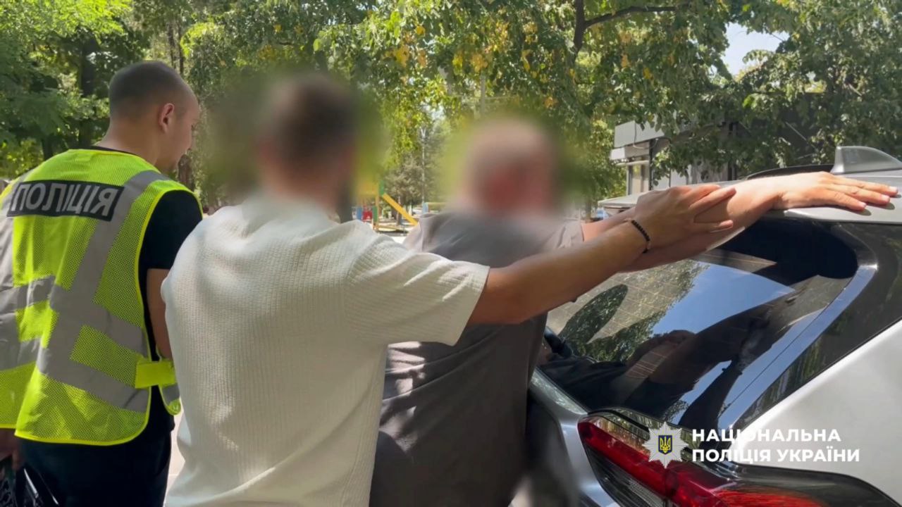 За 3 тисячі доларів обіцяв виключення з розшуку: на Одещині затримали заступника начальника РТЦК