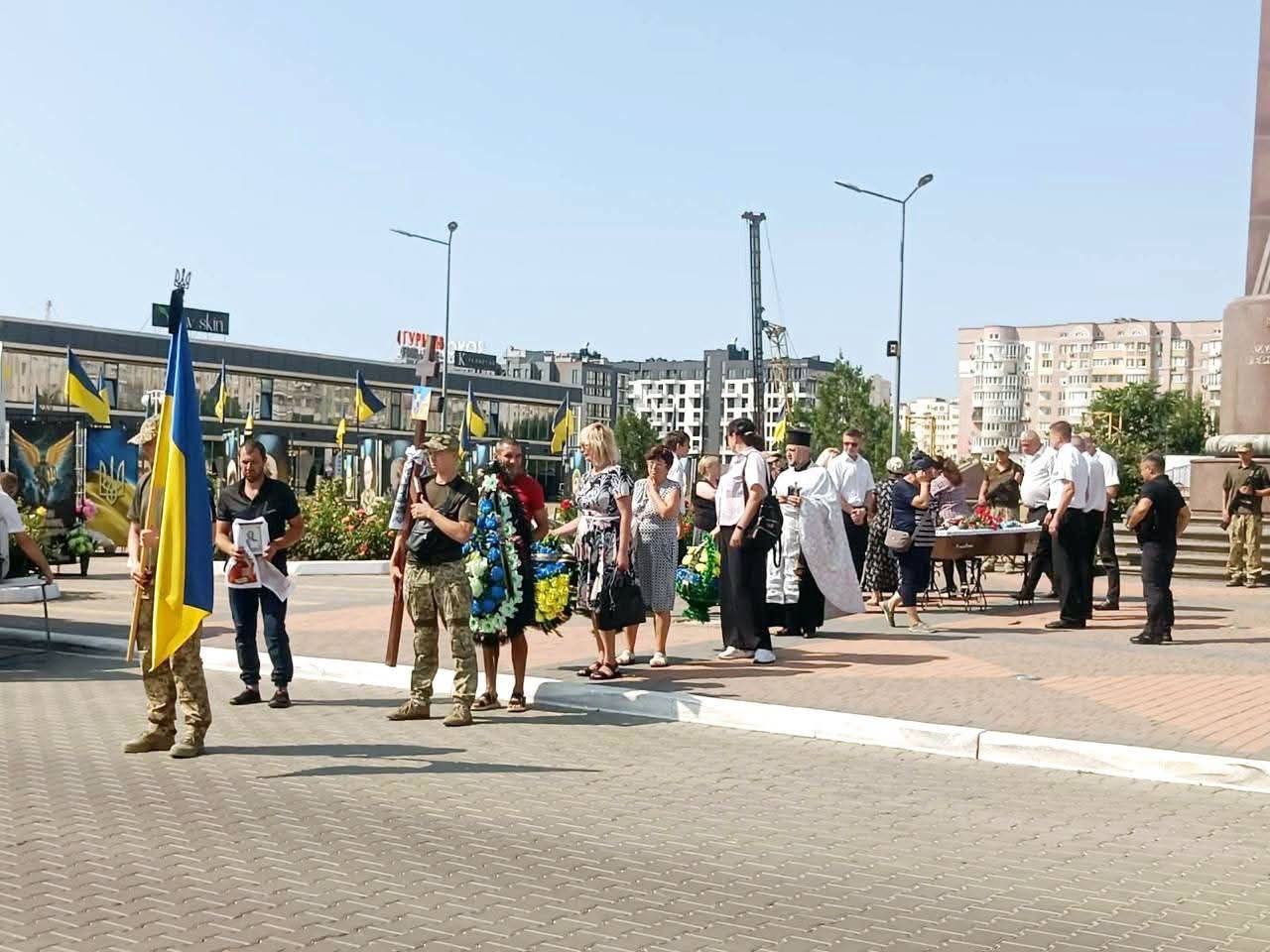 В Південному попрощалися з загиблим захисником Олегом Гроіцою