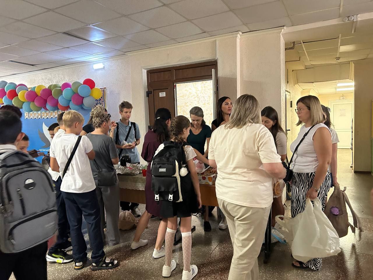 В авторській школі імені Гузика відбувся благодійний ярмарок на підтримку хворого учня