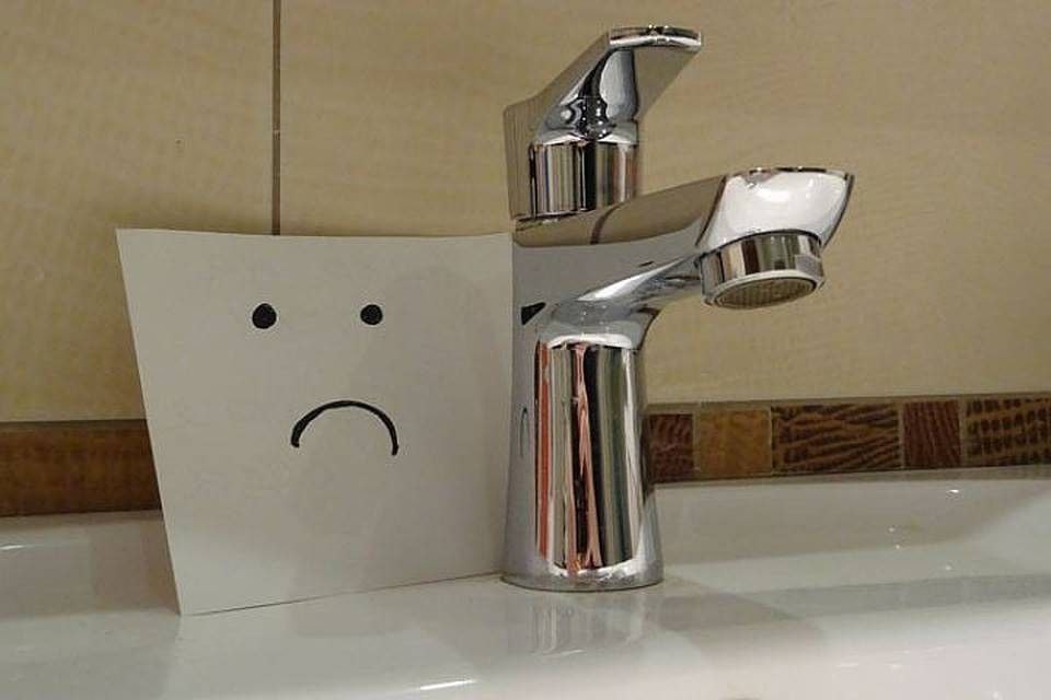 Всупереч заявам влади: вода в будинках мешканців Південного не з’являється навіть на кілька годин на день