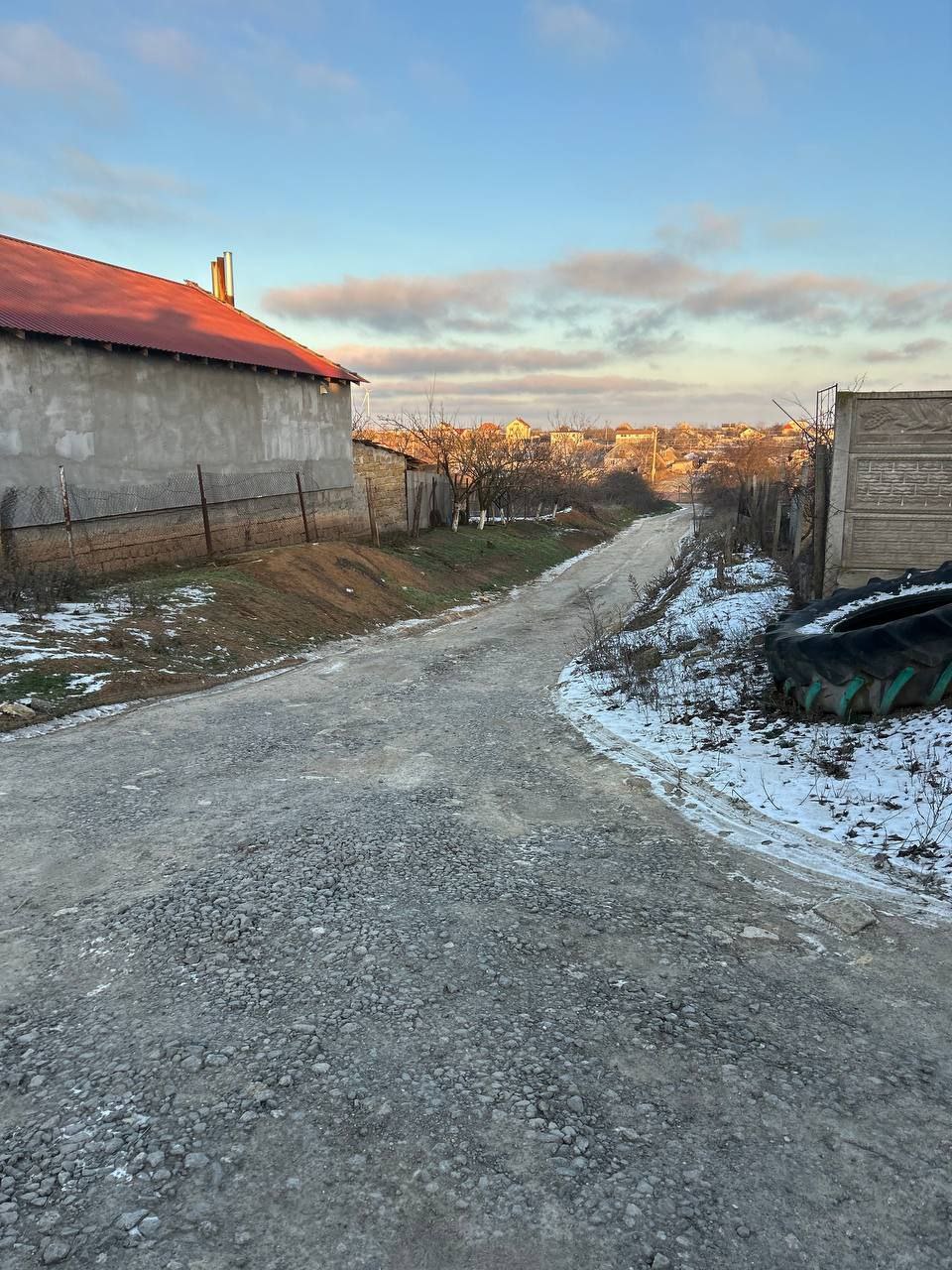 «Ні пройти, ні проїхати»: мешканці Сичавки вже 5 рік не мають нормальної дороги