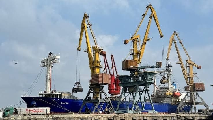 Мінрозвитку громад закликали відмовитися від “ручних” тарифів до портів Великої Одеси
